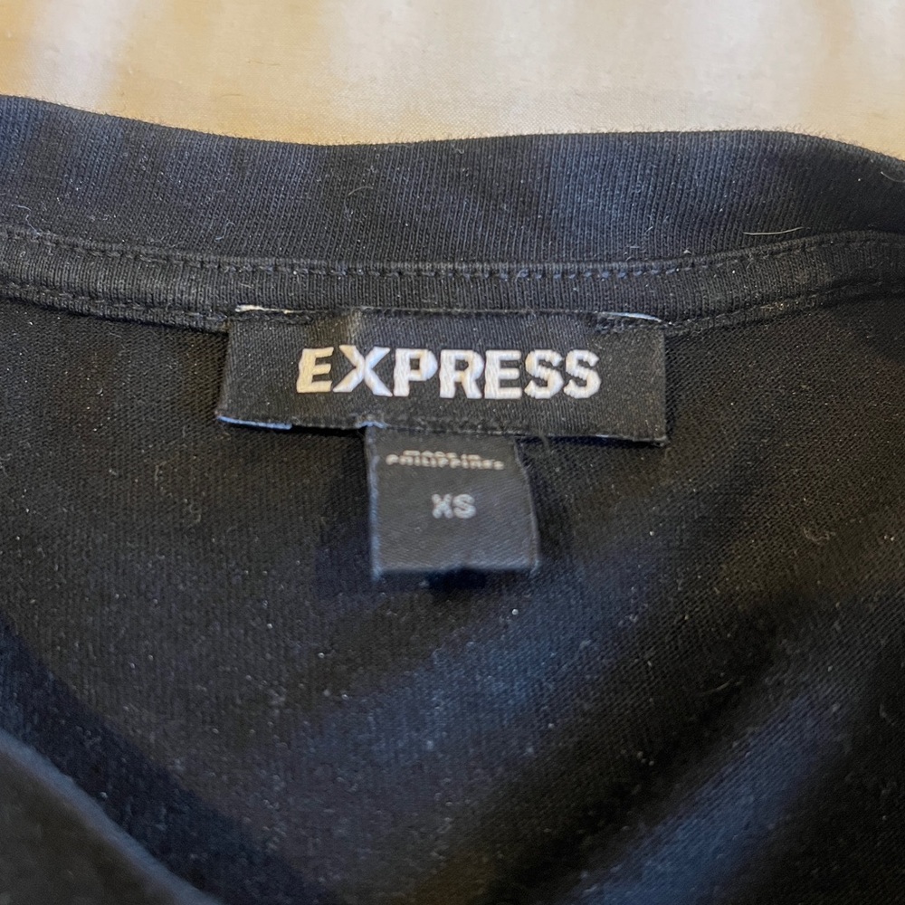 Express Padded Shoulder Top - Picture 3 of 3